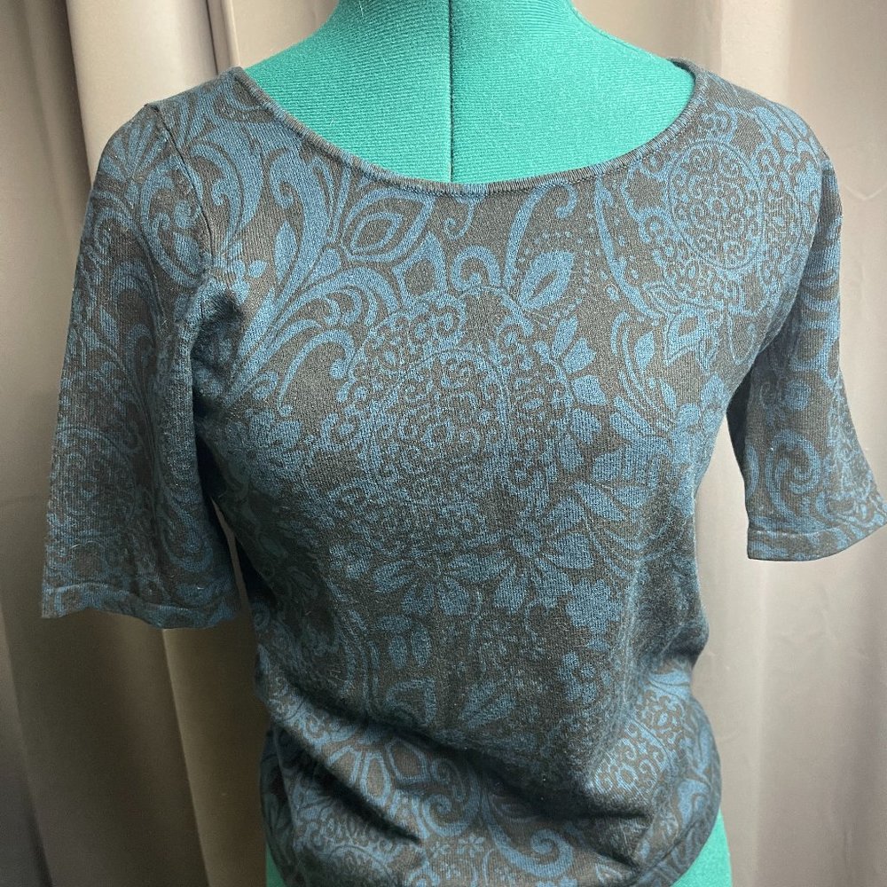 Size small ann taylor blue and black paisley blouse shirt